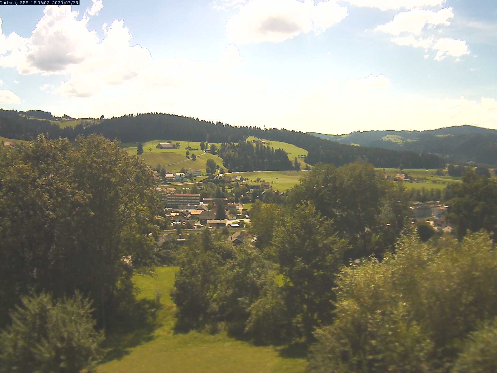 Webcam-Bild: Aussicht vom Dorfberg in Langnau 20200725-150601