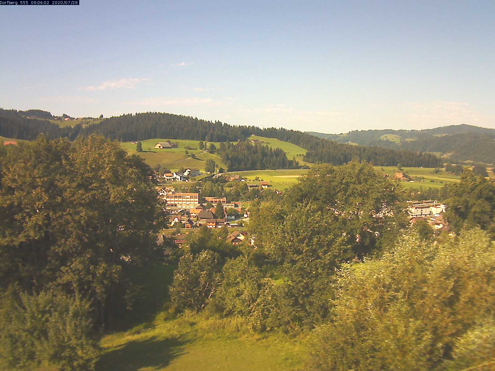 Webcam-Bild: Aussicht vom Dorfberg in Langnau 20200728-090601