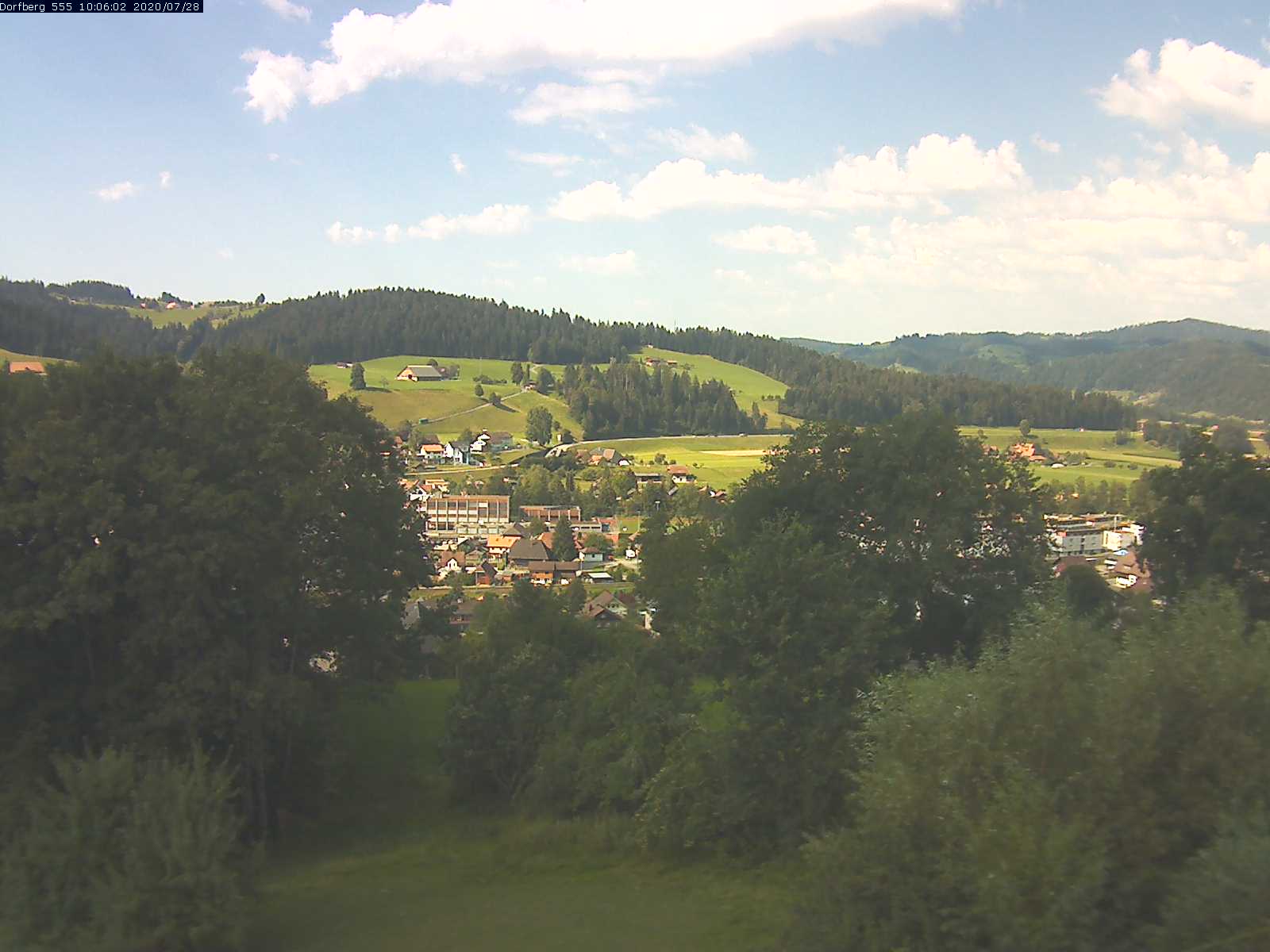 Webcam-Bild: Aussicht vom Dorfberg in Langnau 20200728-100601