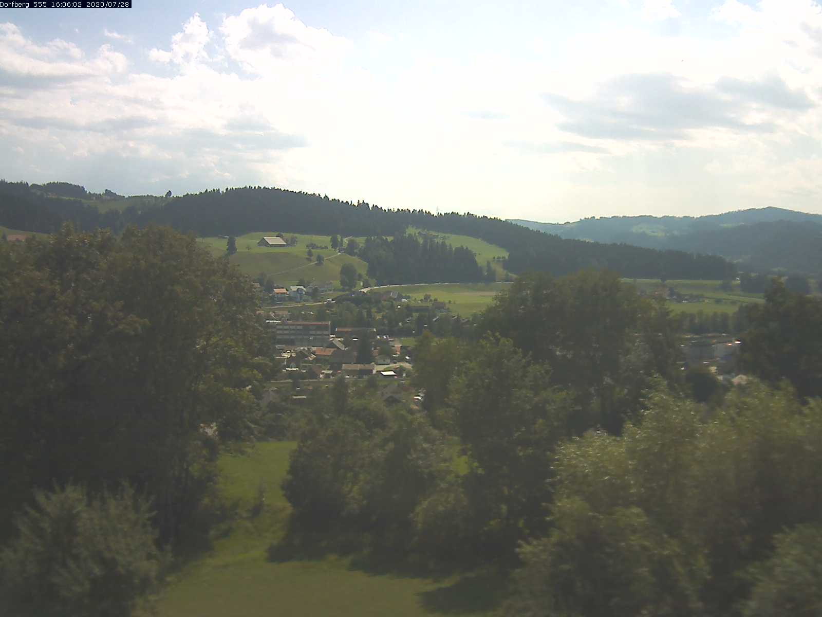 Webcam-Bild: Aussicht vom Dorfberg in Langnau 20200728-160601