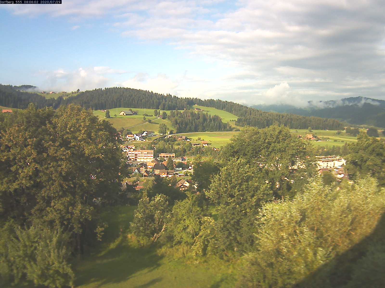 Webcam-Bild: Aussicht vom Dorfberg in Langnau 20200729-080601