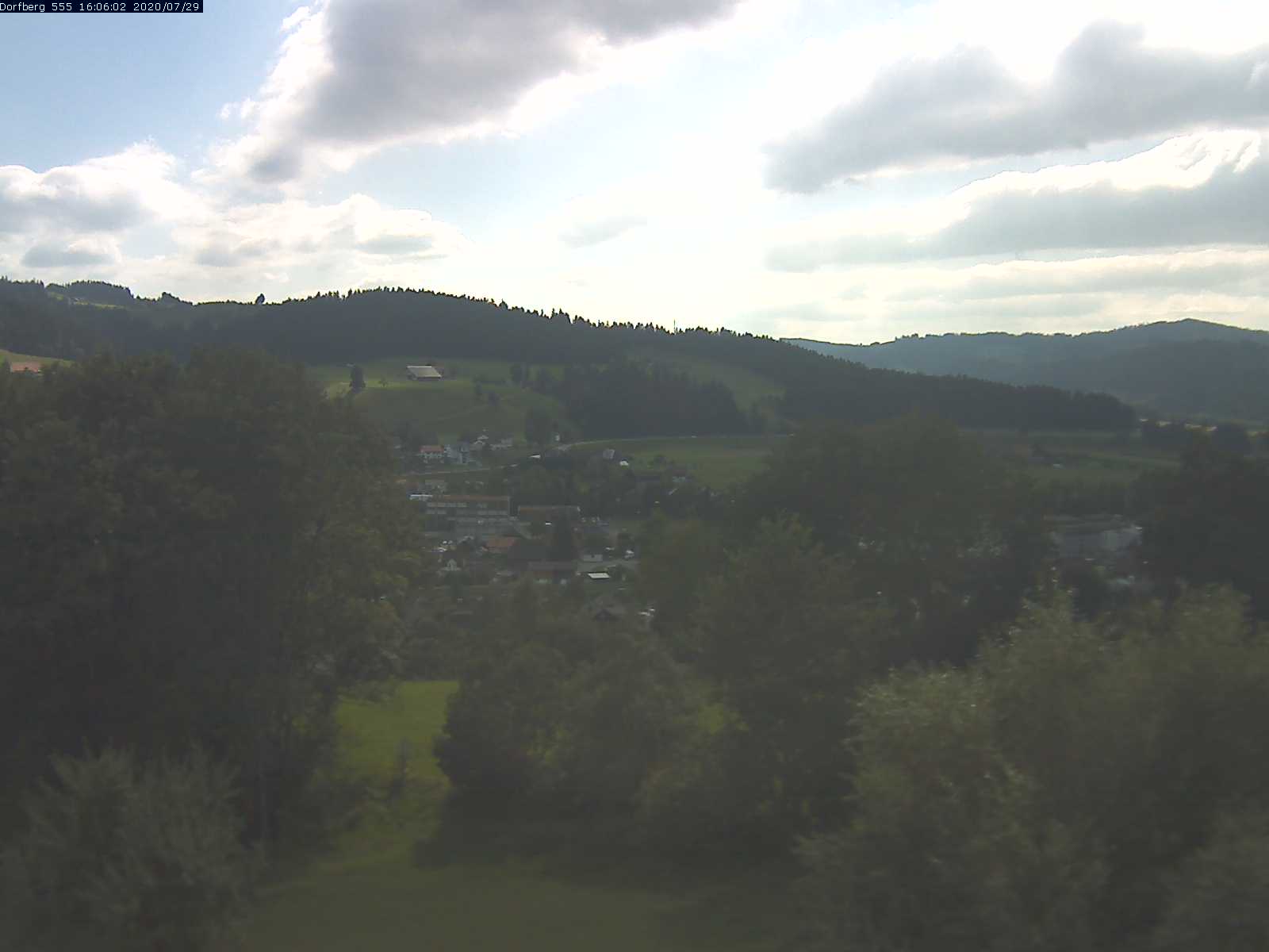 Webcam-Bild: Aussicht vom Dorfberg in Langnau 20200729-160601