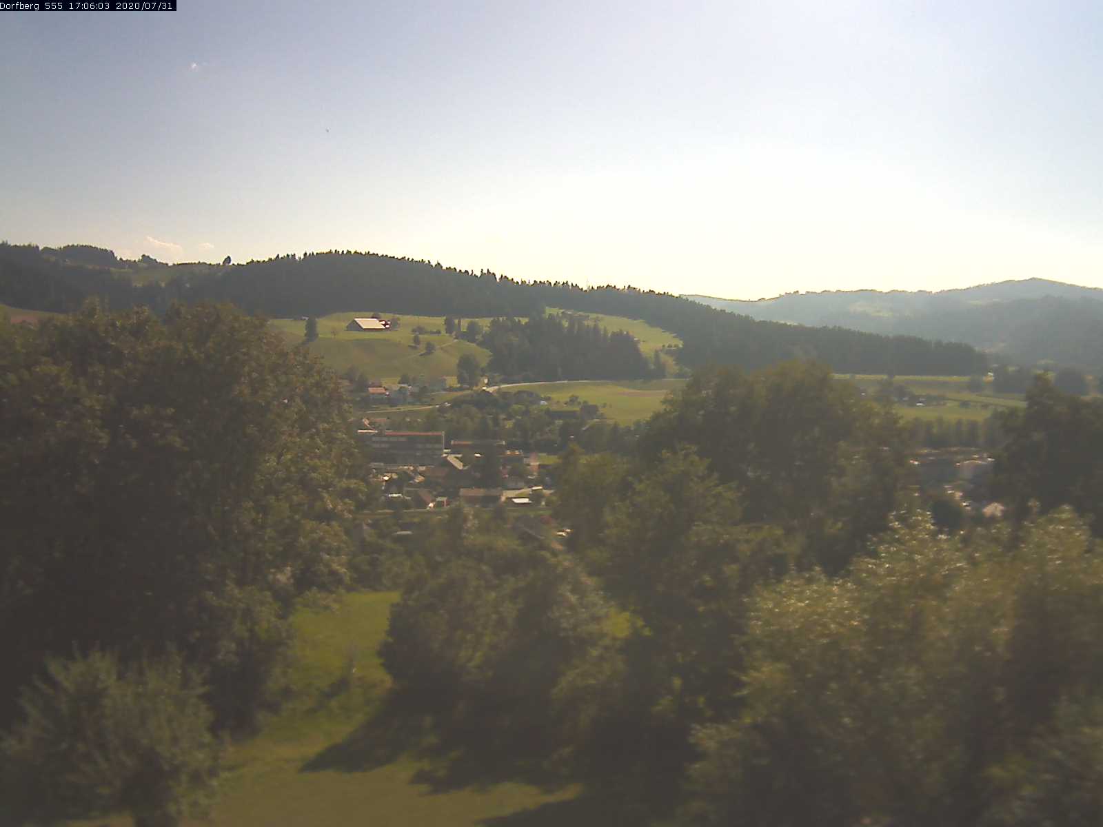 Webcam-Bild: Aussicht vom Dorfberg in Langnau 20200731-170601