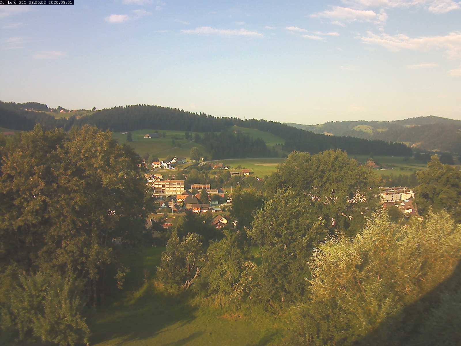 Webcam-Bild: Aussicht vom Dorfberg in Langnau 20200801-080601