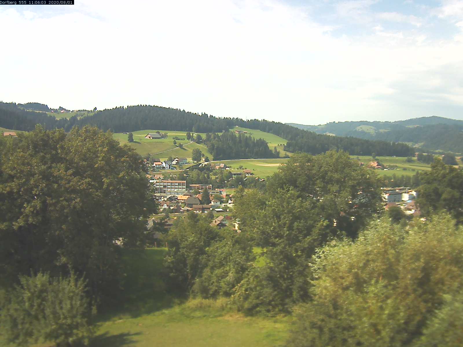 Webcam-Bild: Aussicht vom Dorfberg in Langnau 20200801-110601