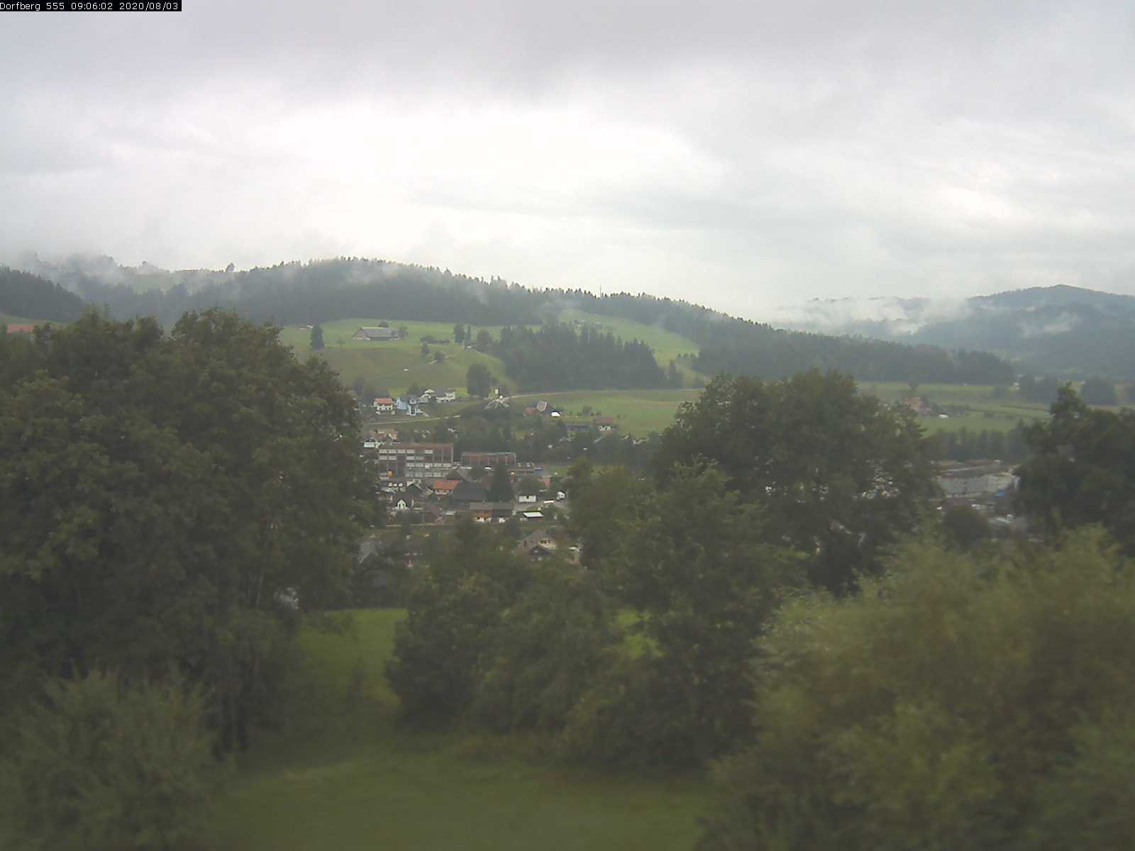 Webcam-Bild: Aussicht vom Dorfberg in Langnau 20200803-090602