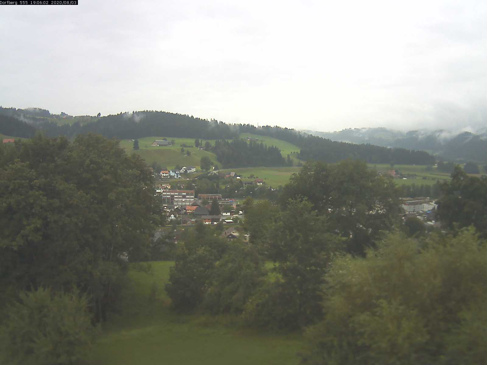 Webcam-Bild: Aussicht vom Dorfberg in Langnau 20200803-190602