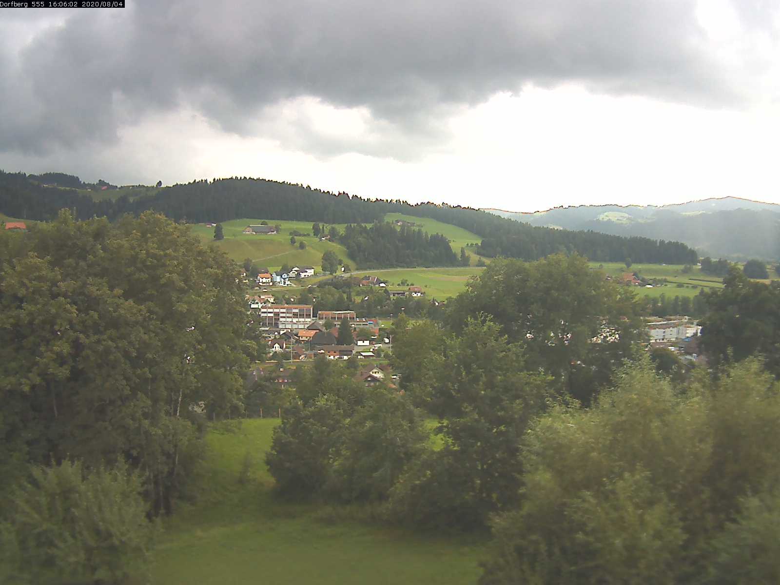 Webcam-Bild: Aussicht vom Dorfberg in Langnau 20200804-160601