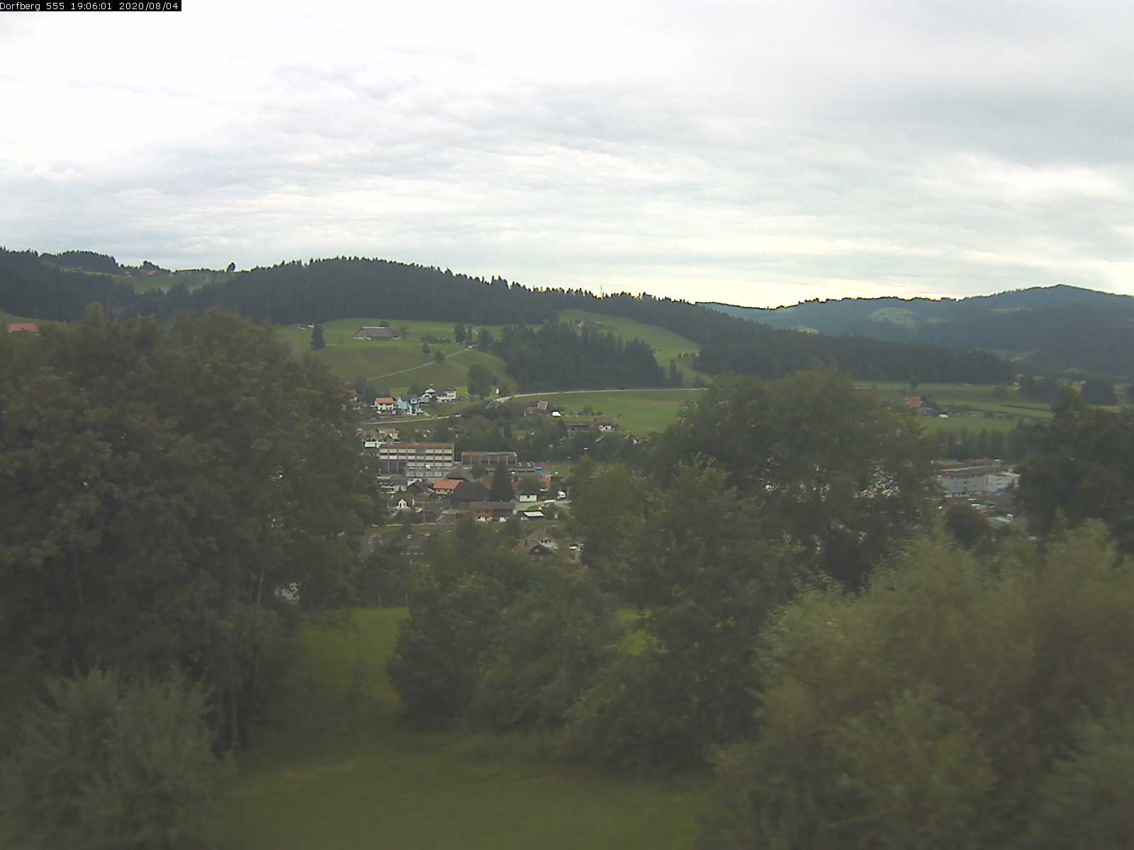 Webcam-Bild: Aussicht vom Dorfberg in Langnau 20200804-190601