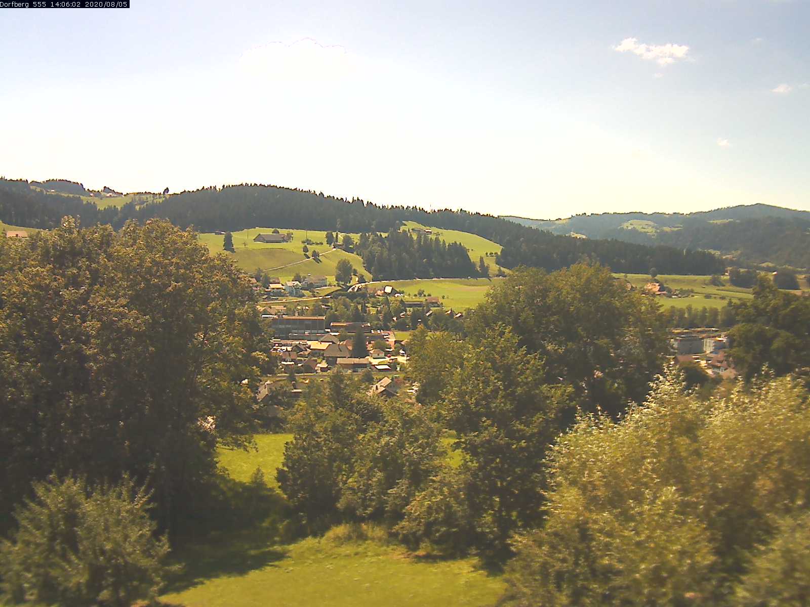 Webcam-Bild: Aussicht vom Dorfberg in Langnau 20200805-140601