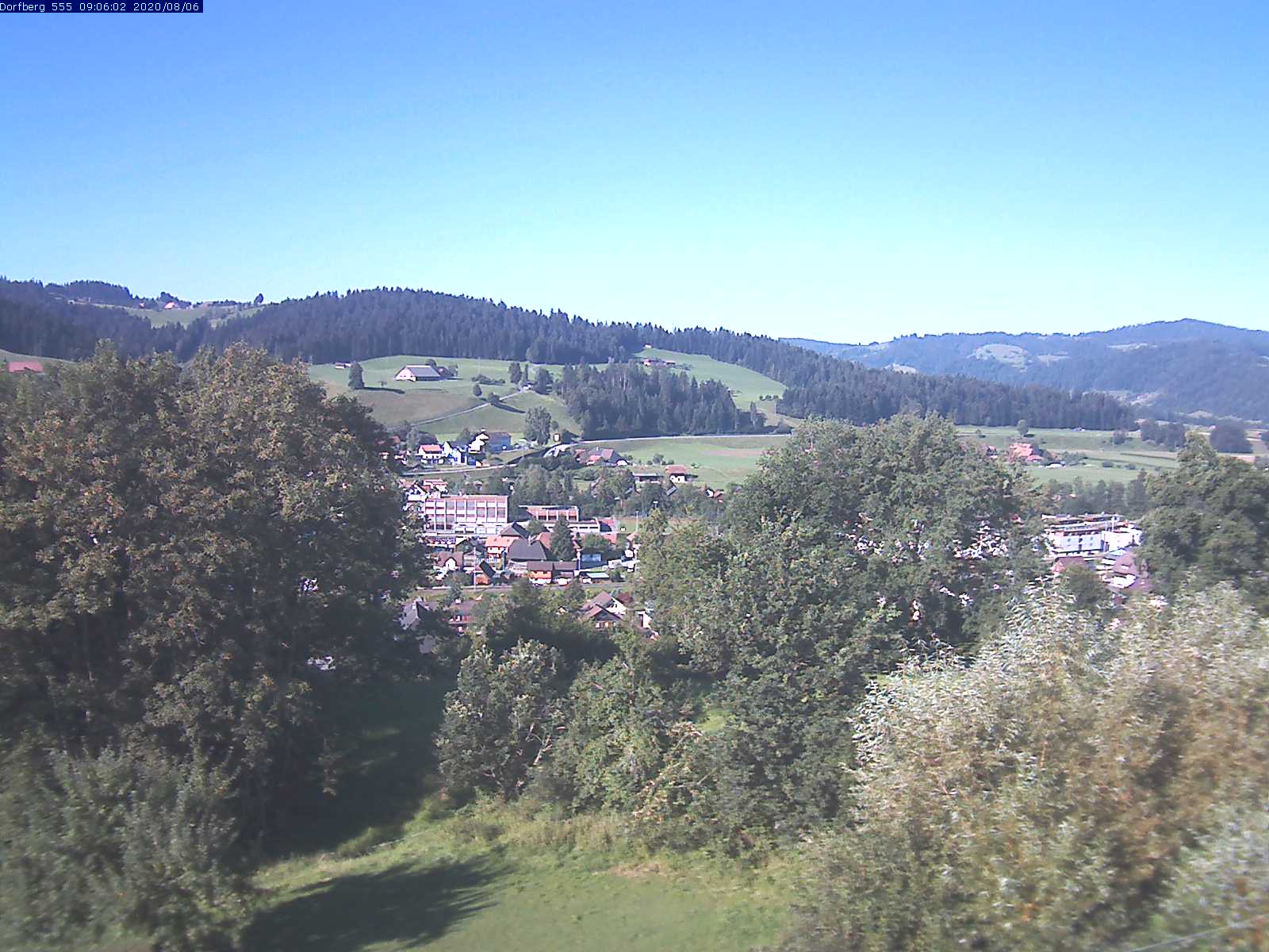 Webcam-Bild: Aussicht vom Dorfberg in Langnau 20200806-090601