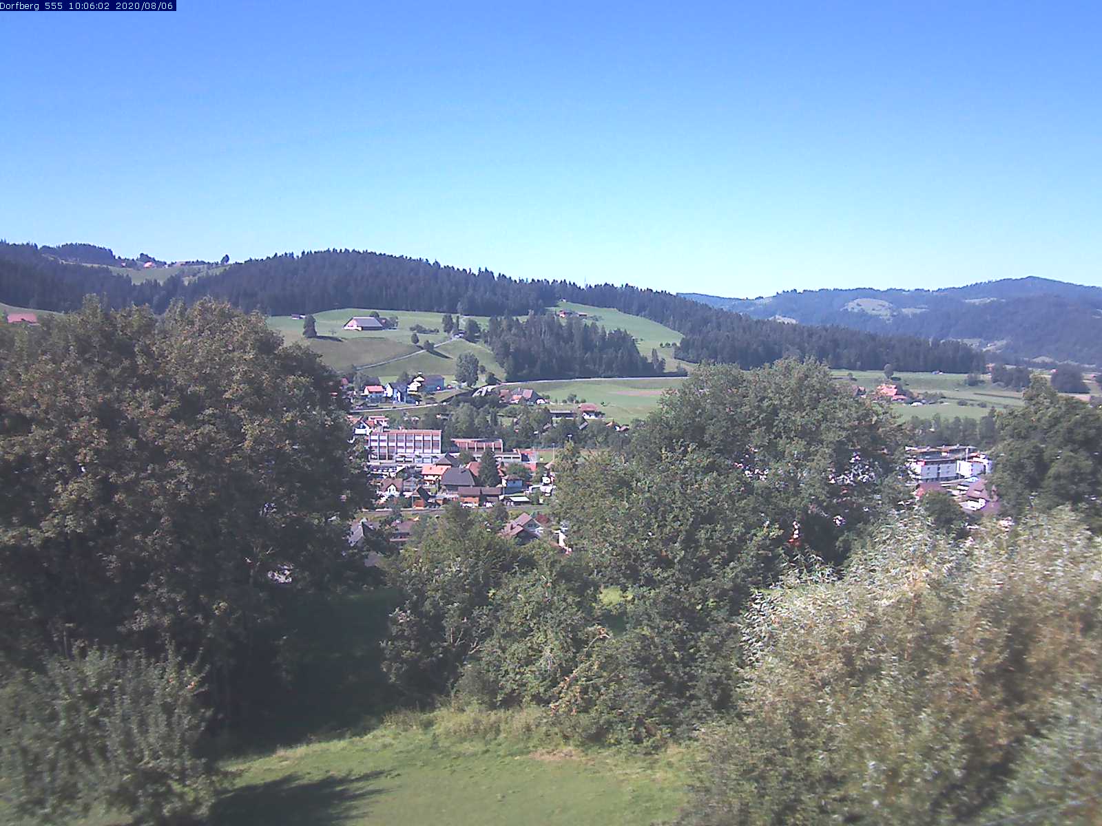 Webcam-Bild: Aussicht vom Dorfberg in Langnau 20200806-100601