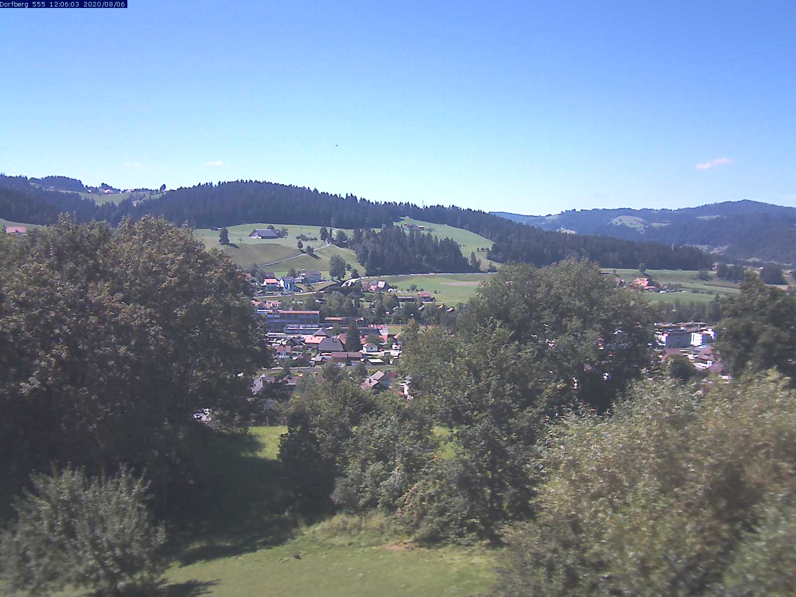 Webcam-Bild: Aussicht vom Dorfberg in Langnau 20200806-120601
