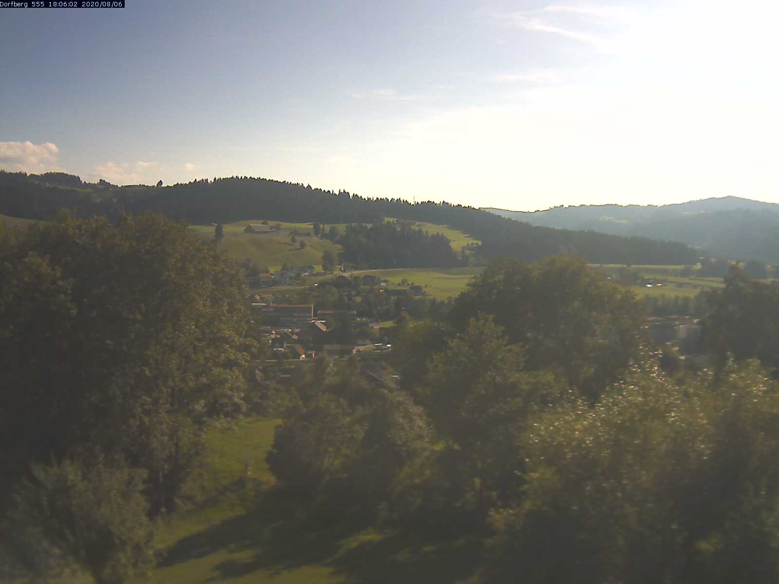 Webcam-Bild: Aussicht vom Dorfberg in Langnau 20200806-180601