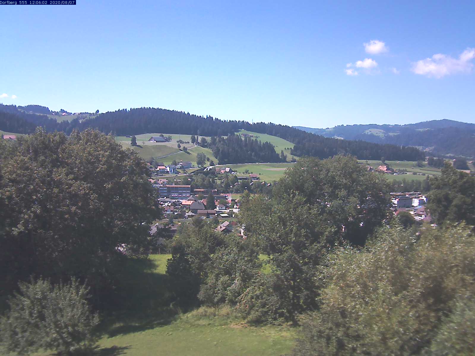 Webcam-Bild: Aussicht vom Dorfberg in Langnau 20200807-120601