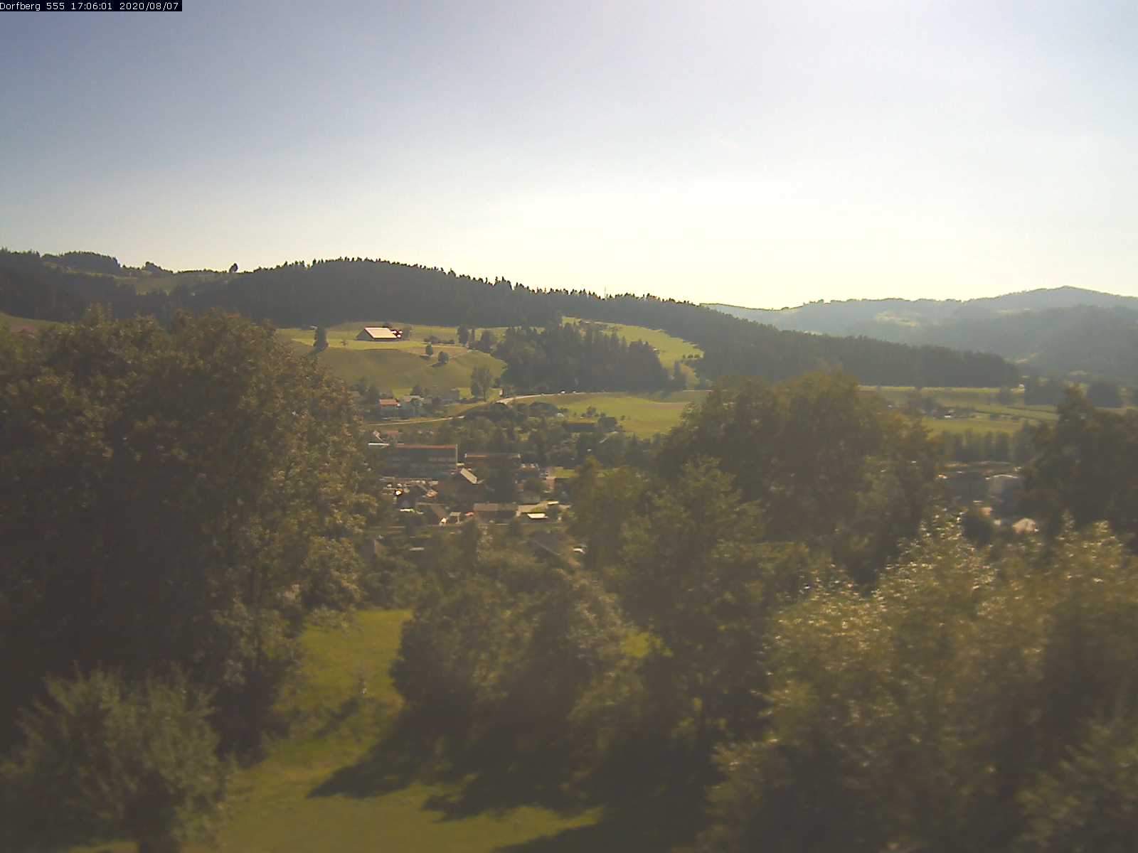 Webcam-Bild: Aussicht vom Dorfberg in Langnau 20200807-170601