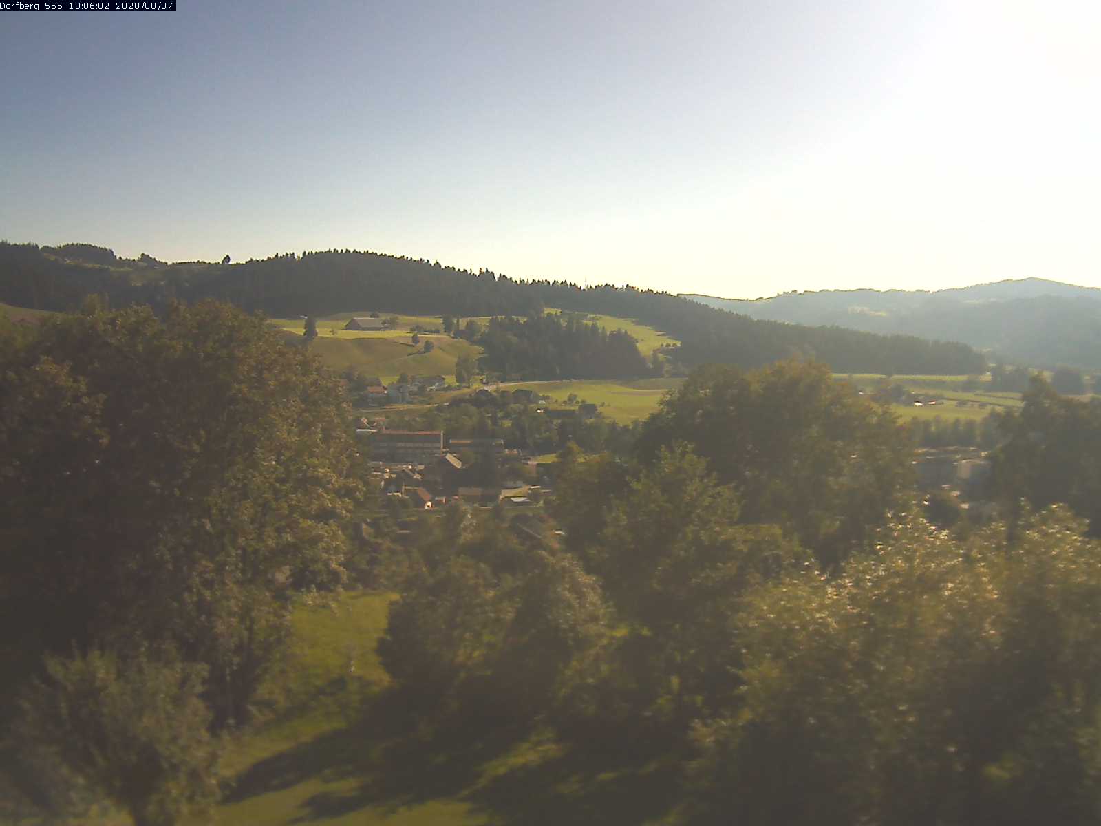 Webcam-Bild: Aussicht vom Dorfberg in Langnau 20200807-180601
