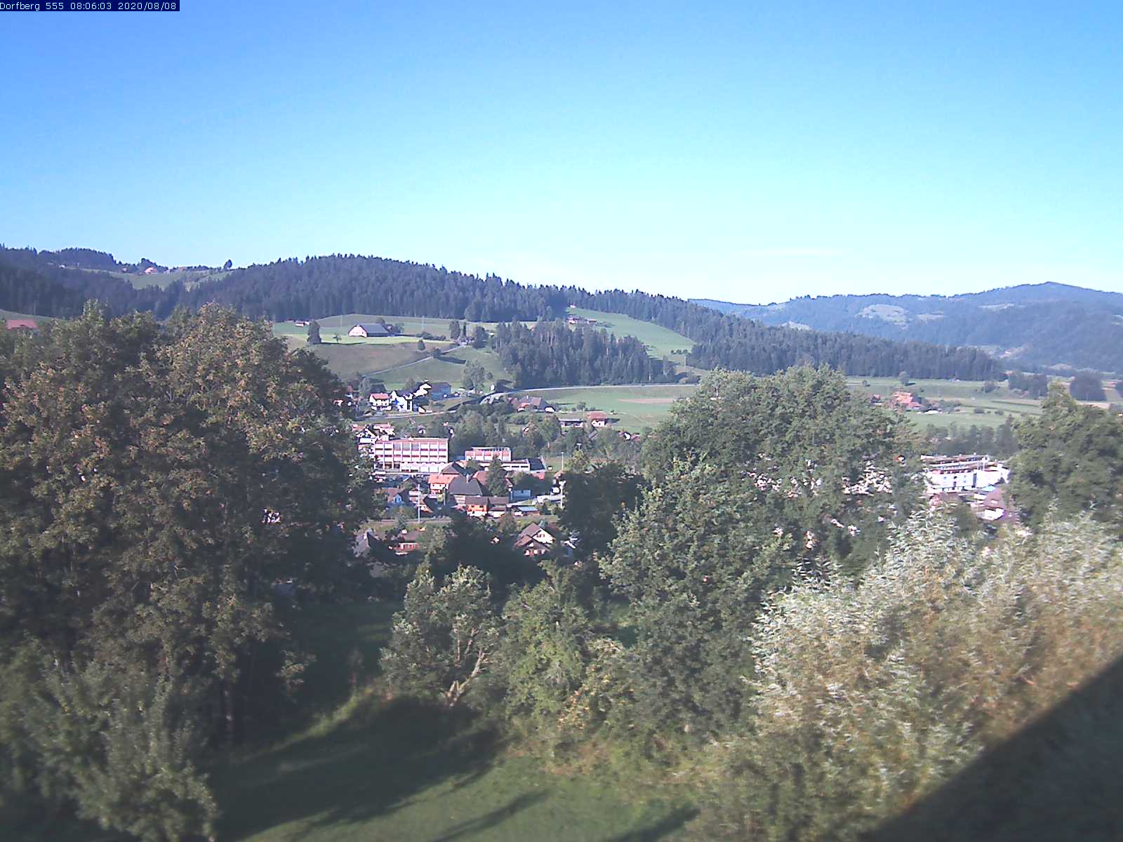 Webcam-Bild: Aussicht vom Dorfberg in Langnau 20200808-080601