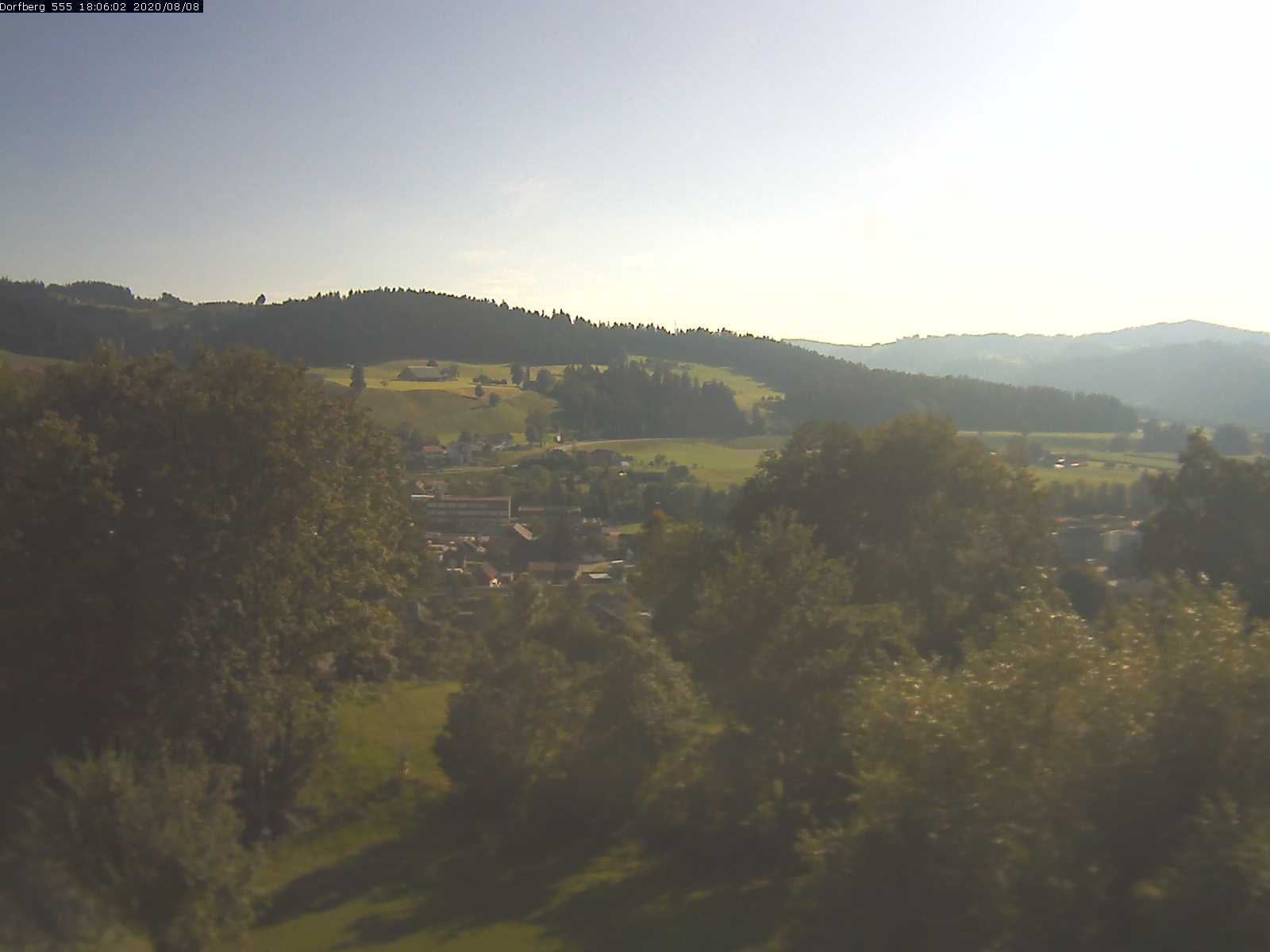Webcam-Bild: Aussicht vom Dorfberg in Langnau 20200808-180601