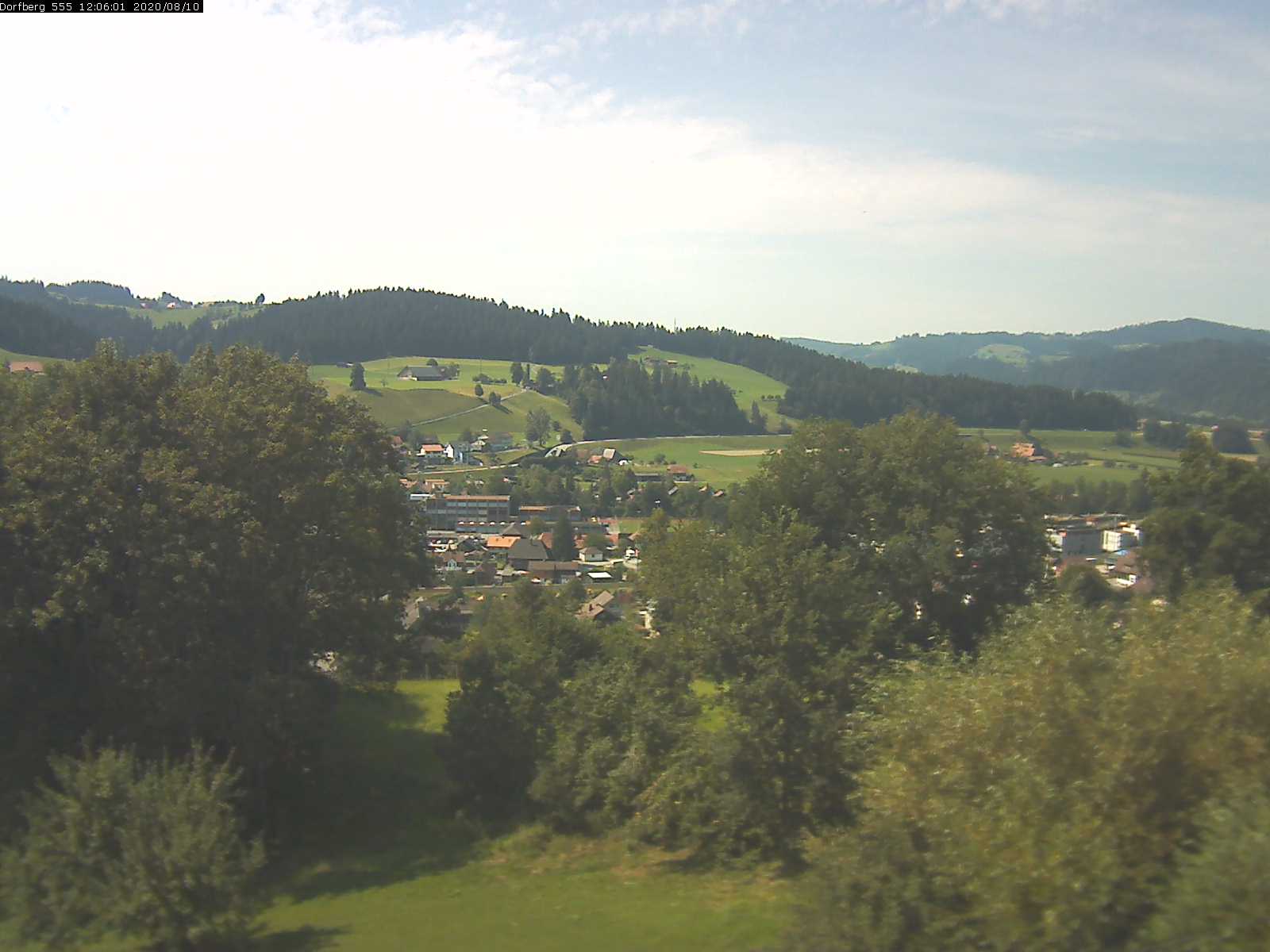 Webcam-Bild: Aussicht vom Dorfberg in Langnau 20200810-120601