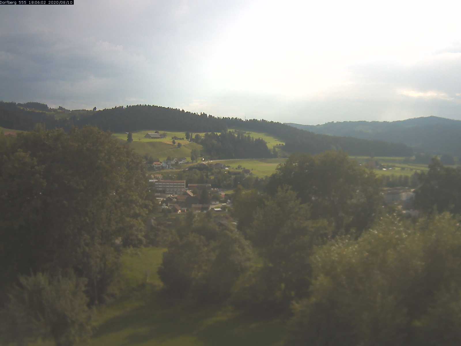 Webcam-Bild: Aussicht vom Dorfberg in Langnau 20200810-180601