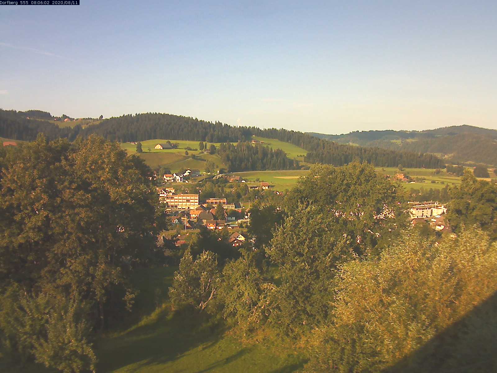 Webcam-Bild: Aussicht vom Dorfberg in Langnau 20200811-080601