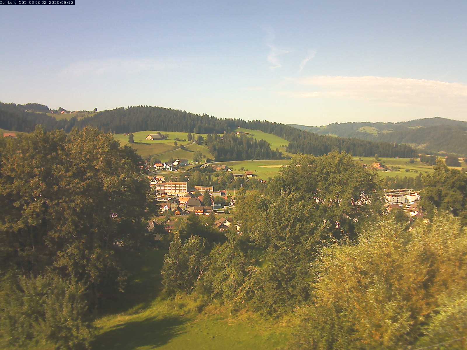 Webcam-Bild: Aussicht vom Dorfberg in Langnau 20200812-090601