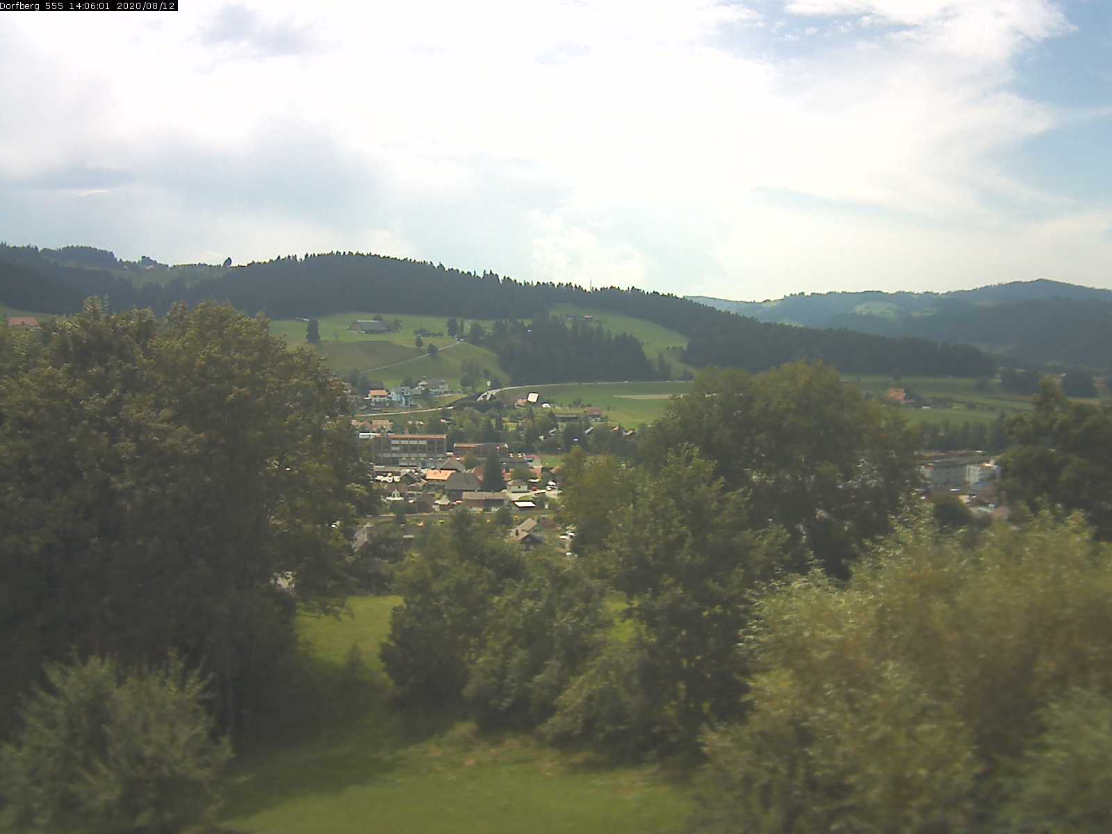 Webcam-Bild: Aussicht vom Dorfberg in Langnau 20200812-140601
