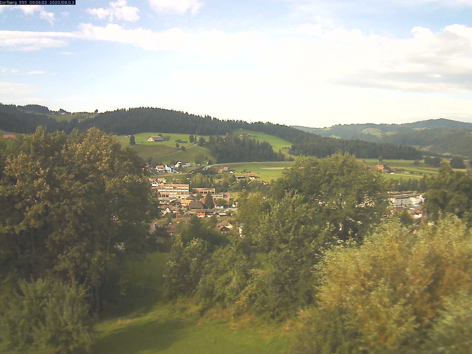 Webcam-Bild: Aussicht vom Dorfberg in Langnau 20200813-090601