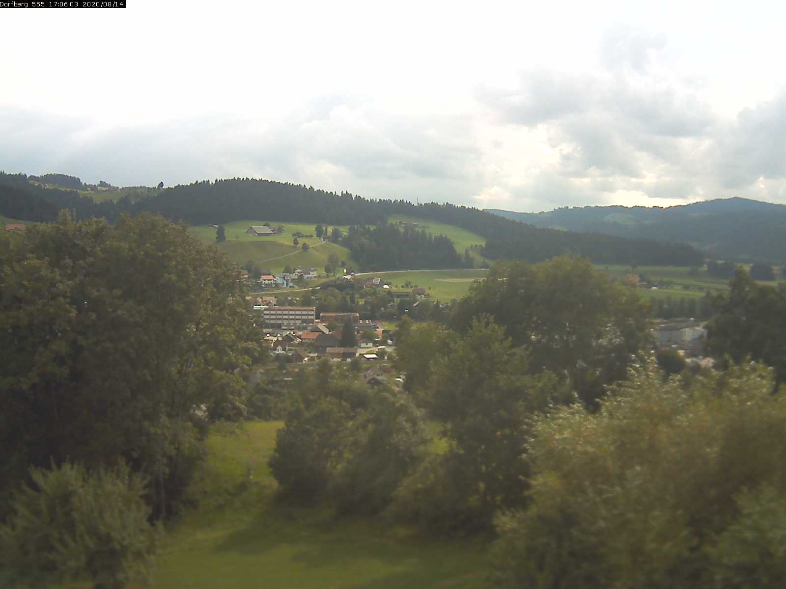 Webcam-Bild: Aussicht vom Dorfberg in Langnau 20200814-170601