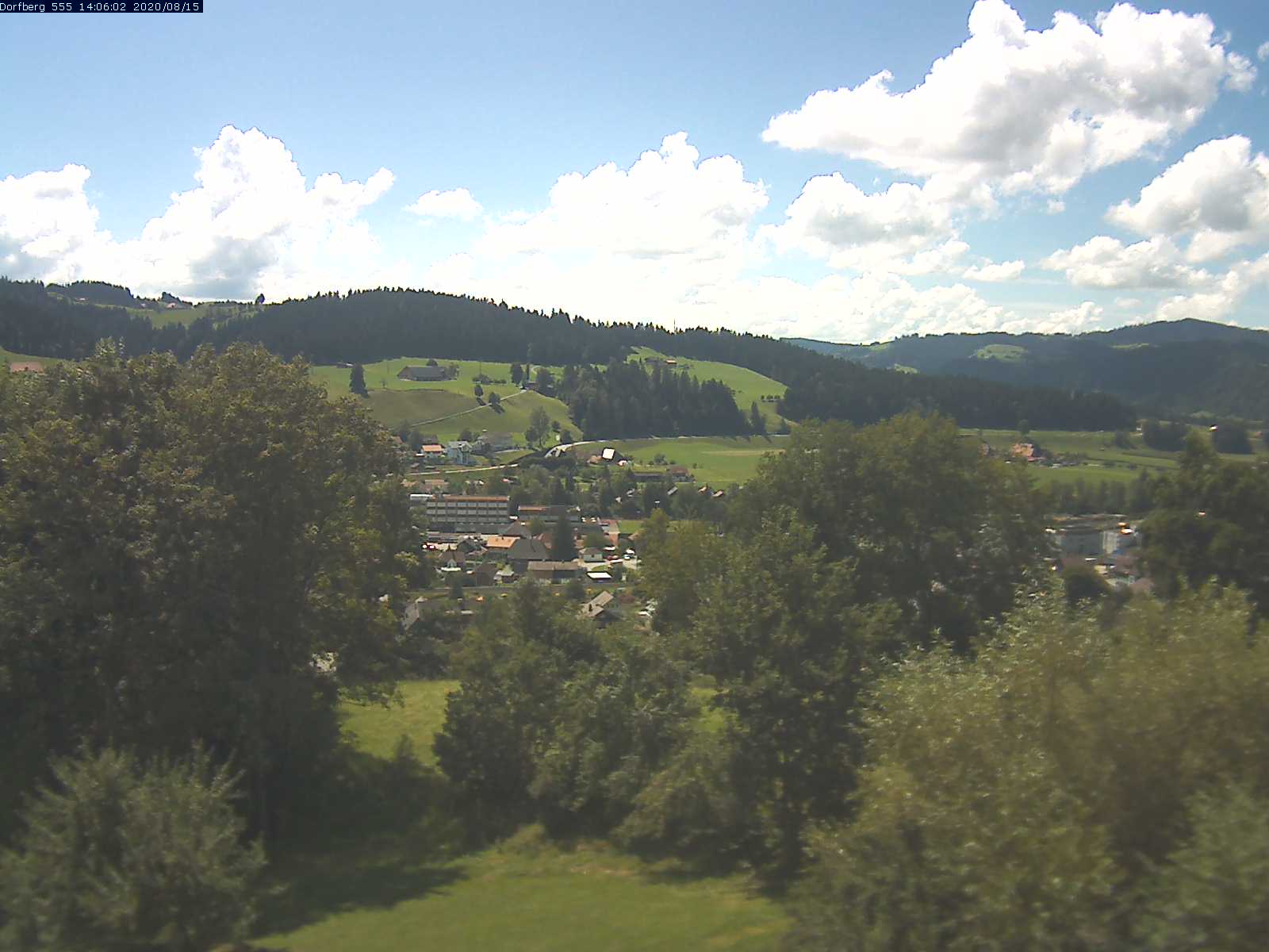 Webcam-Bild: Aussicht vom Dorfberg in Langnau 20200815-140601