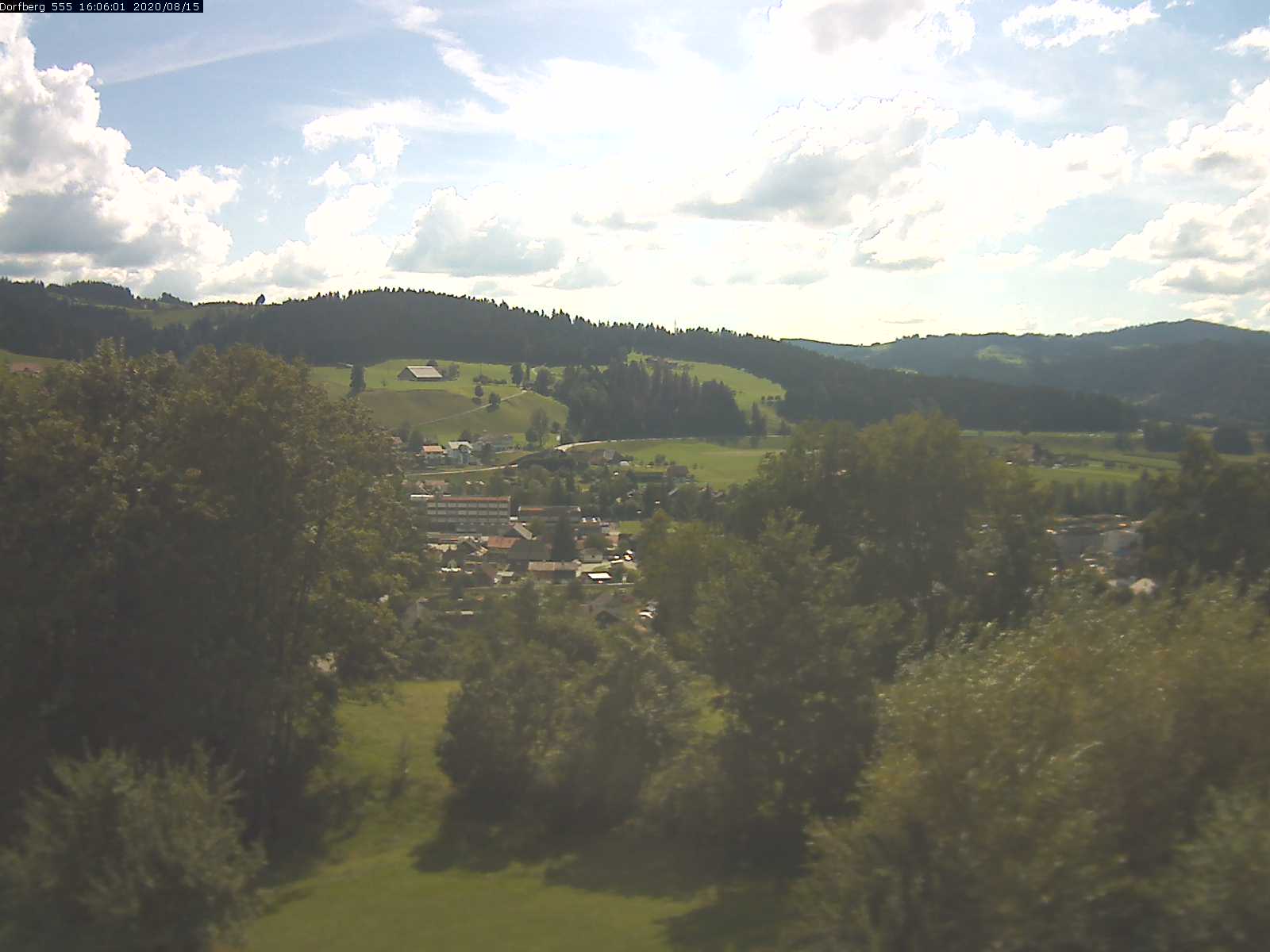 Webcam-Bild: Aussicht vom Dorfberg in Langnau 20200815-160601