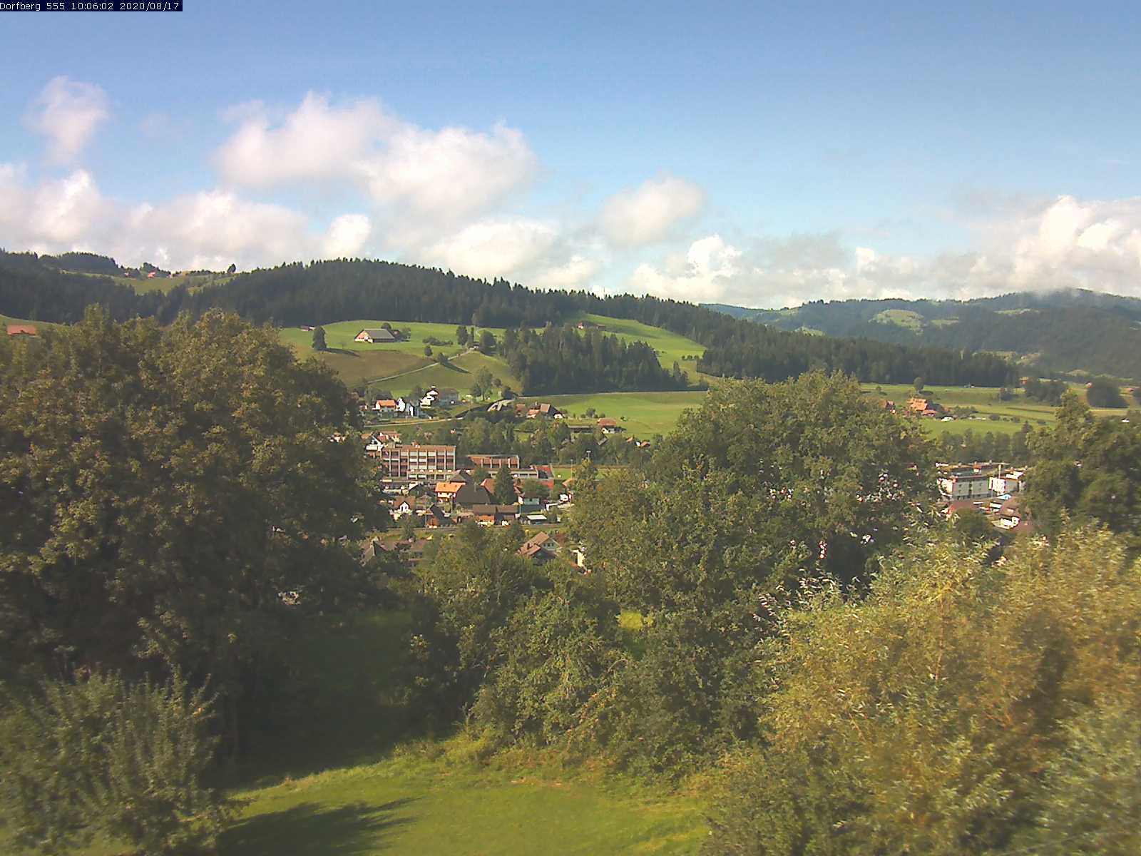 Webcam-Bild: Aussicht vom Dorfberg in Langnau 20200817-100601
