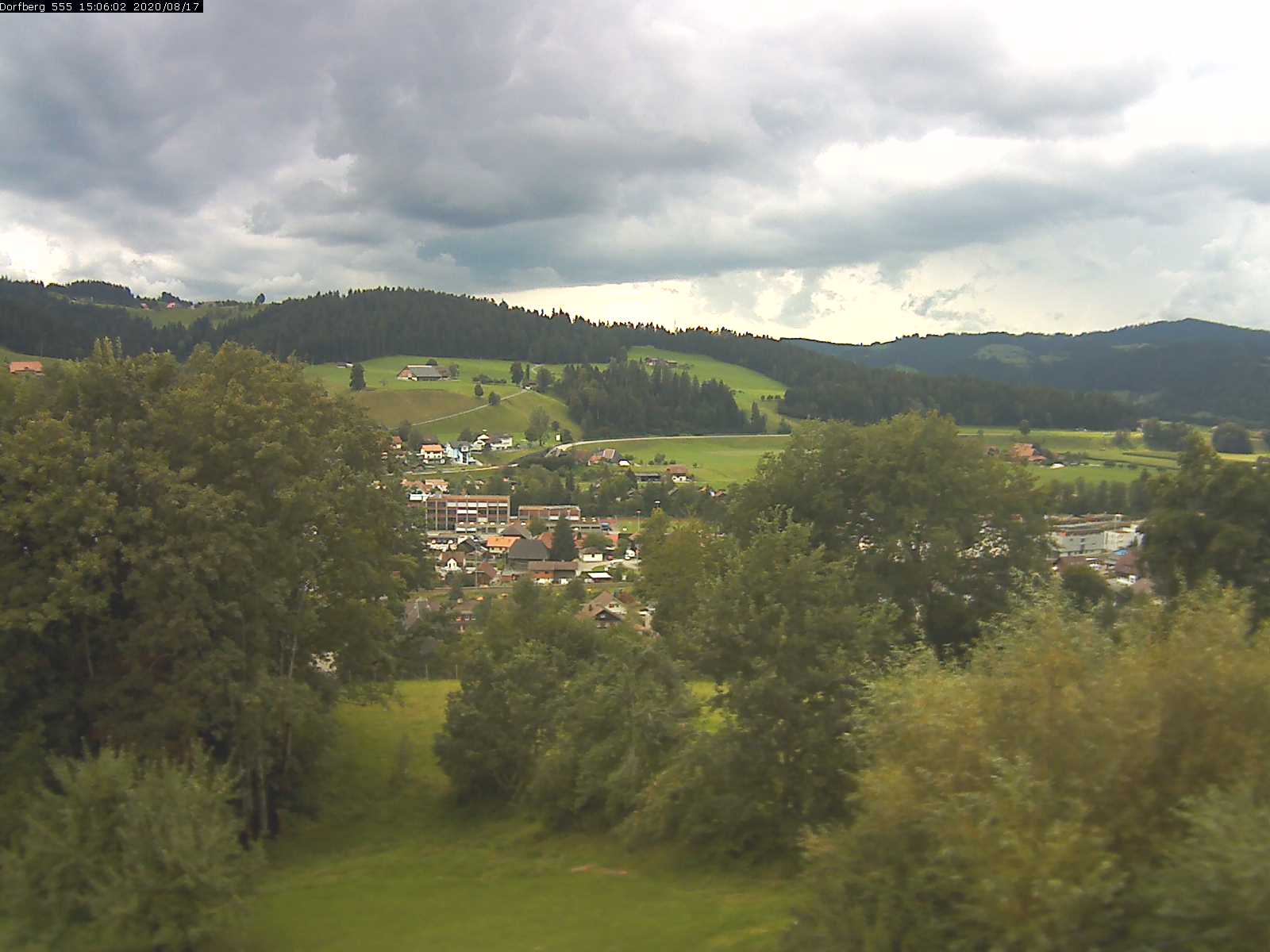 Webcam-Bild: Aussicht vom Dorfberg in Langnau 20200817-150601