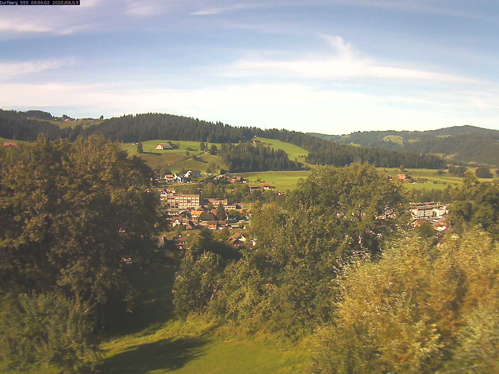 Webcam-Bild: Aussicht vom Dorfberg in Langnau 20200819-090601