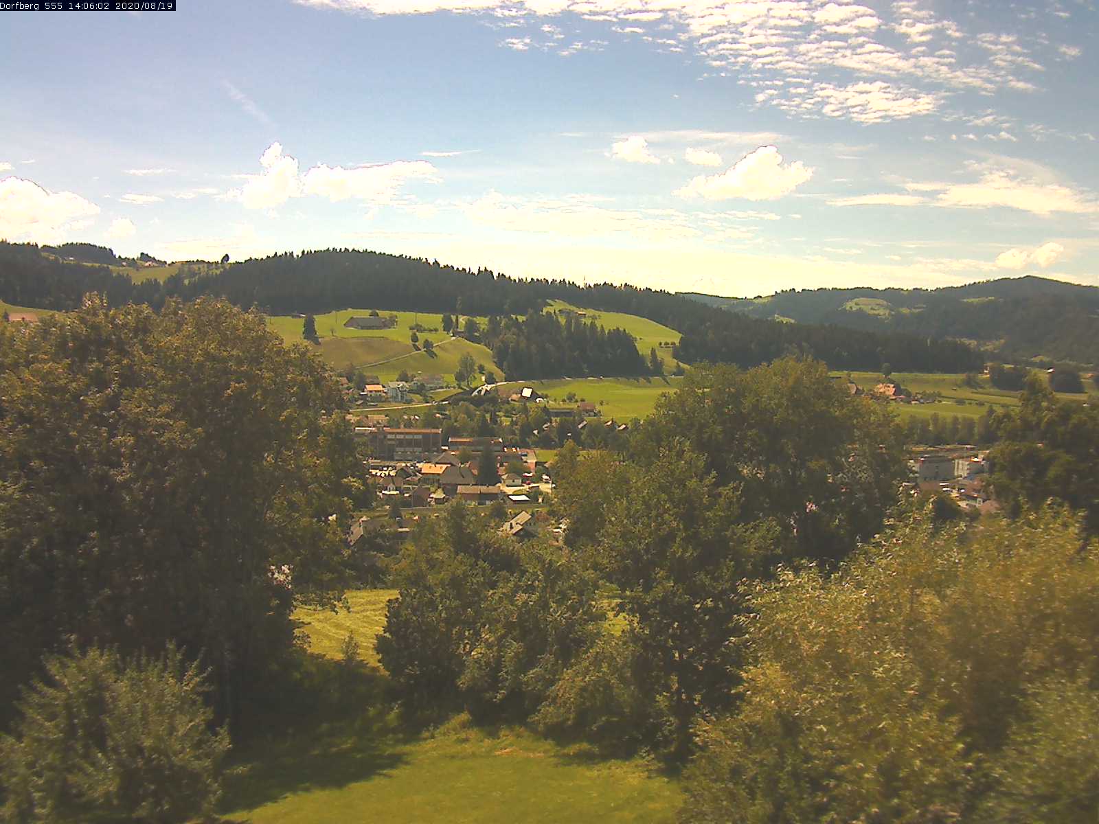 Webcam-Bild: Aussicht vom Dorfberg in Langnau 20200819-140601