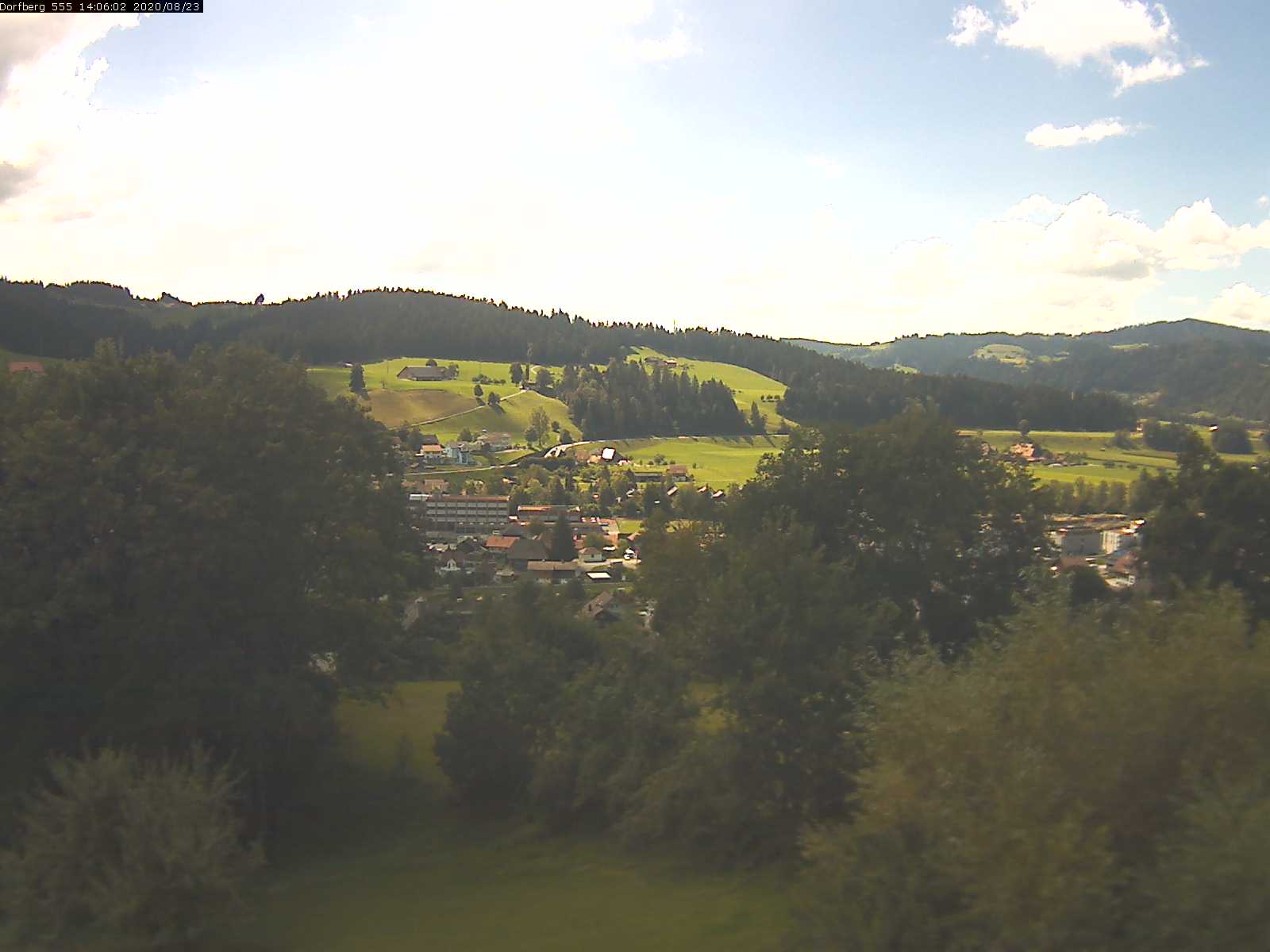 Webcam-Bild: Aussicht vom Dorfberg in Langnau 20200823-140601