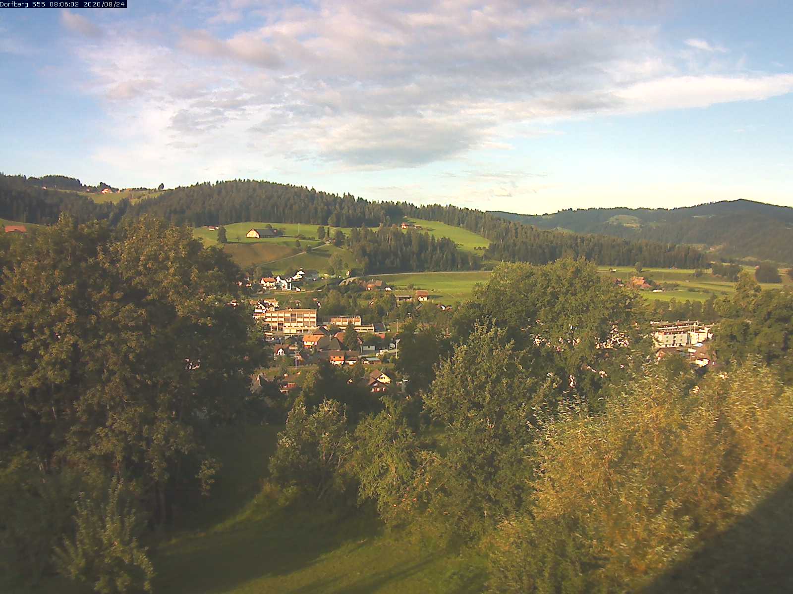 Webcam-Bild: Aussicht vom Dorfberg in Langnau 20200824-080601