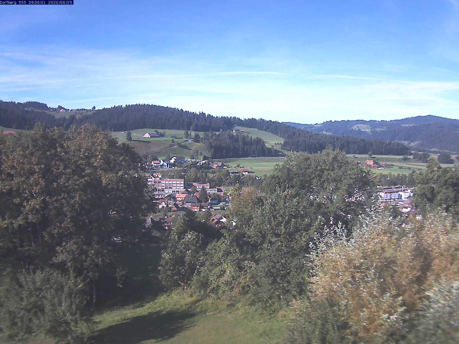 Webcam-Bild: Aussicht vom Dorfberg in Langnau 20200825-090601
