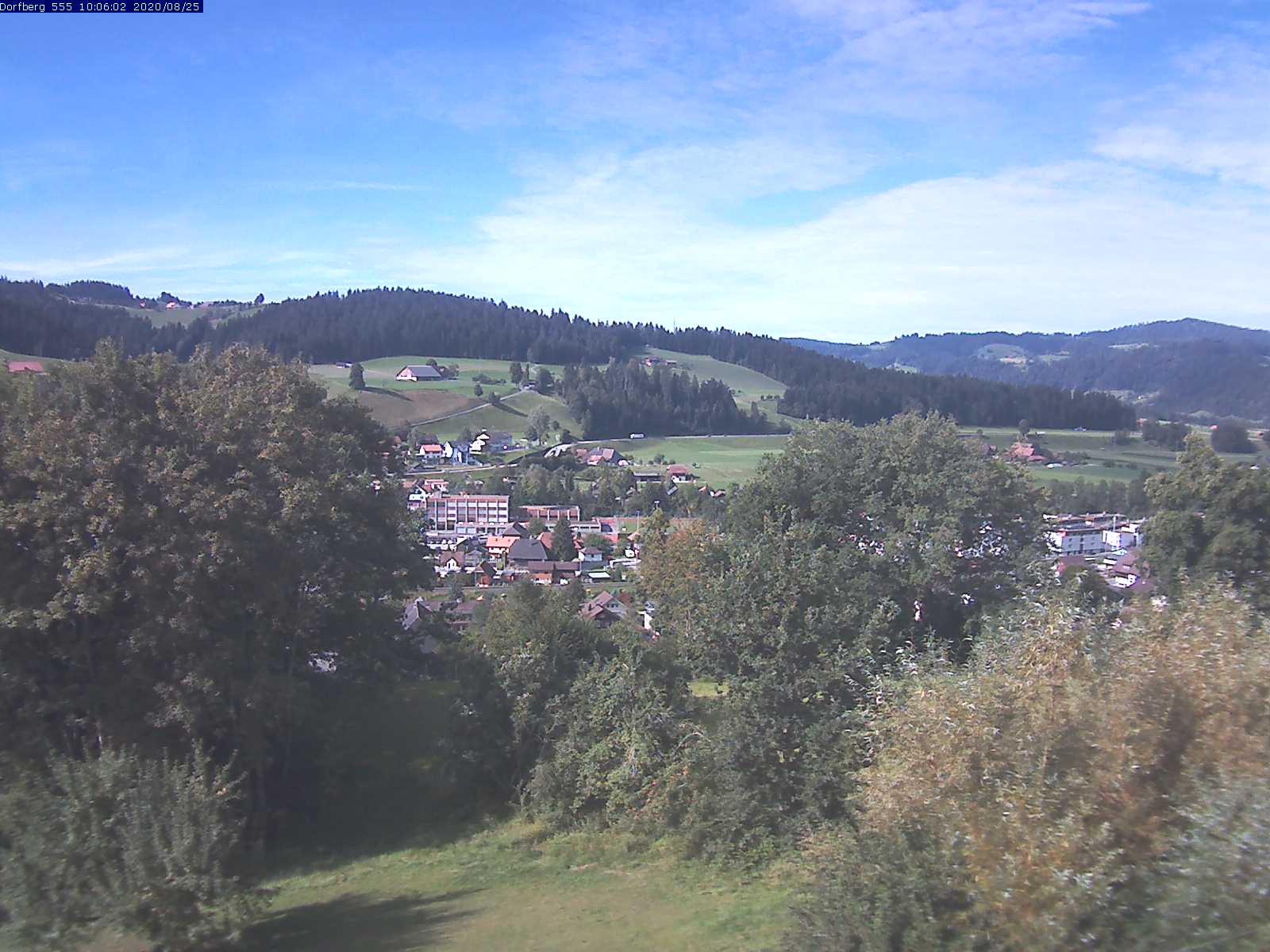 Webcam-Bild: Aussicht vom Dorfberg in Langnau 20200825-100601