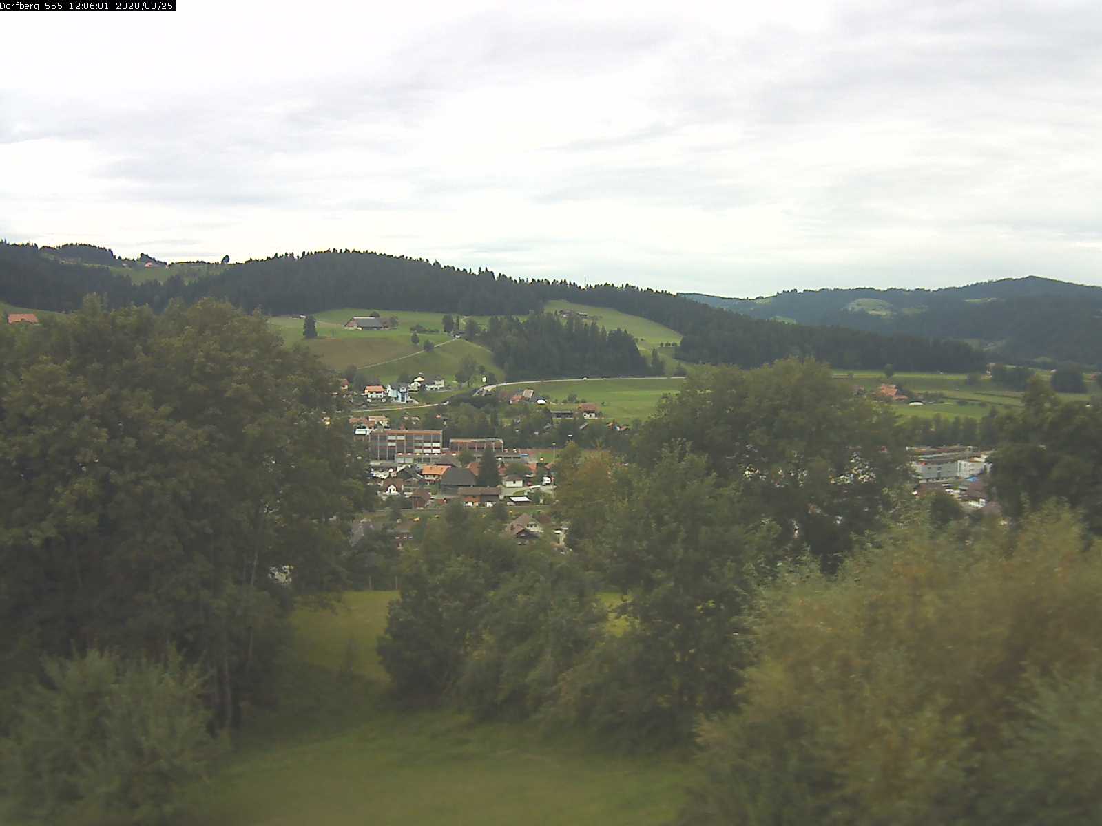 Webcam-Bild: Aussicht vom Dorfberg in Langnau 20200825-120601