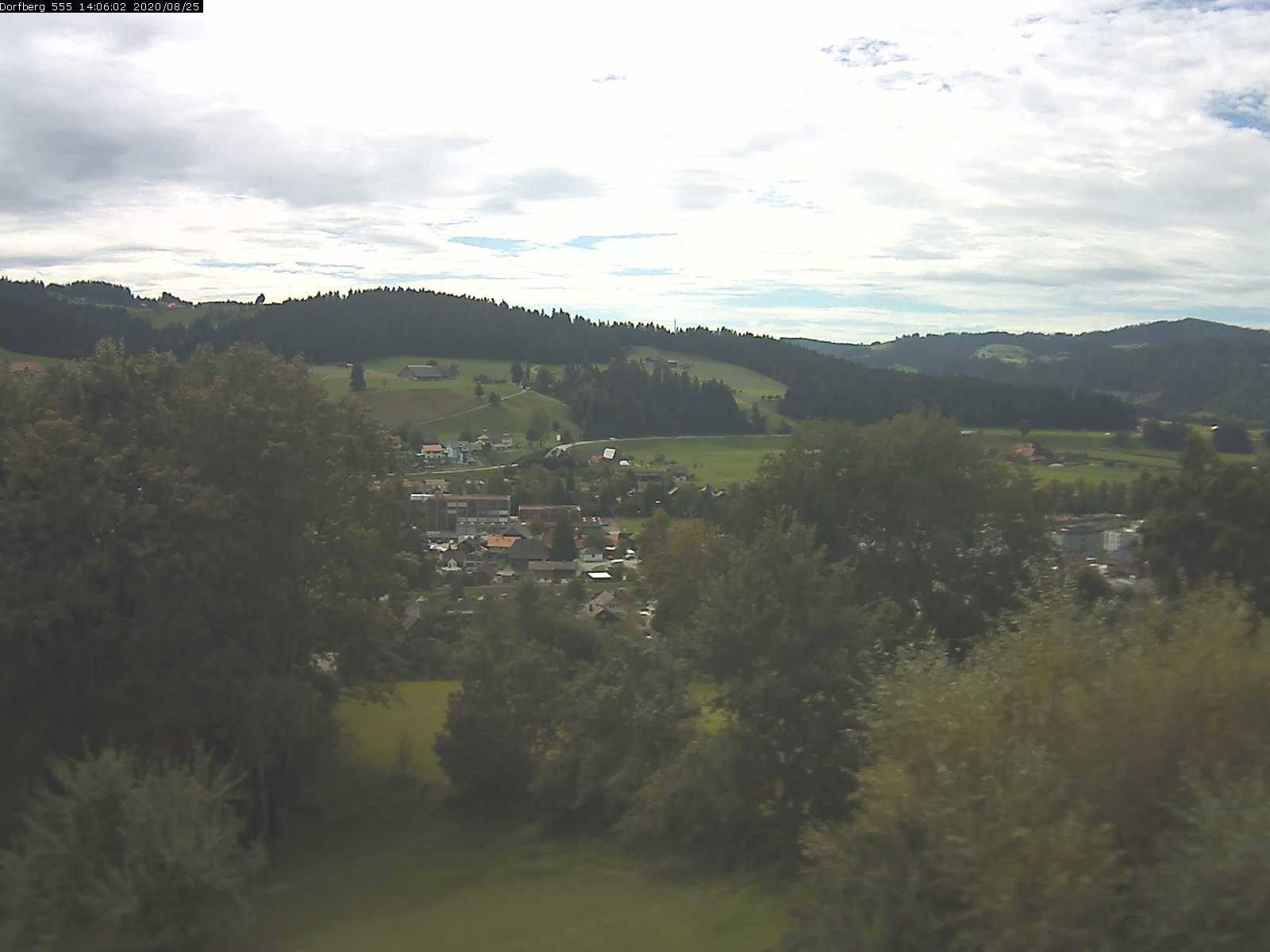 Webcam-Bild: Aussicht vom Dorfberg in Langnau 20200825-140601