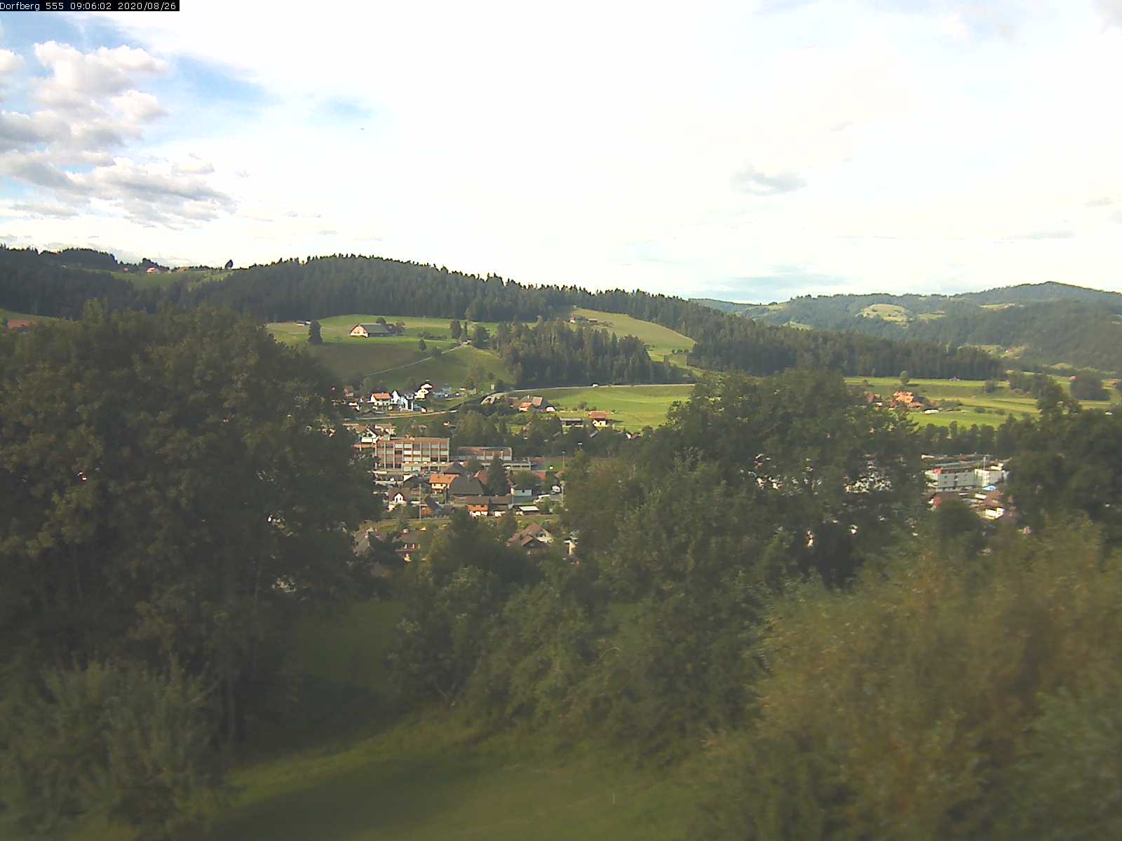 Webcam-Bild: Aussicht vom Dorfberg in Langnau 20200826-090601