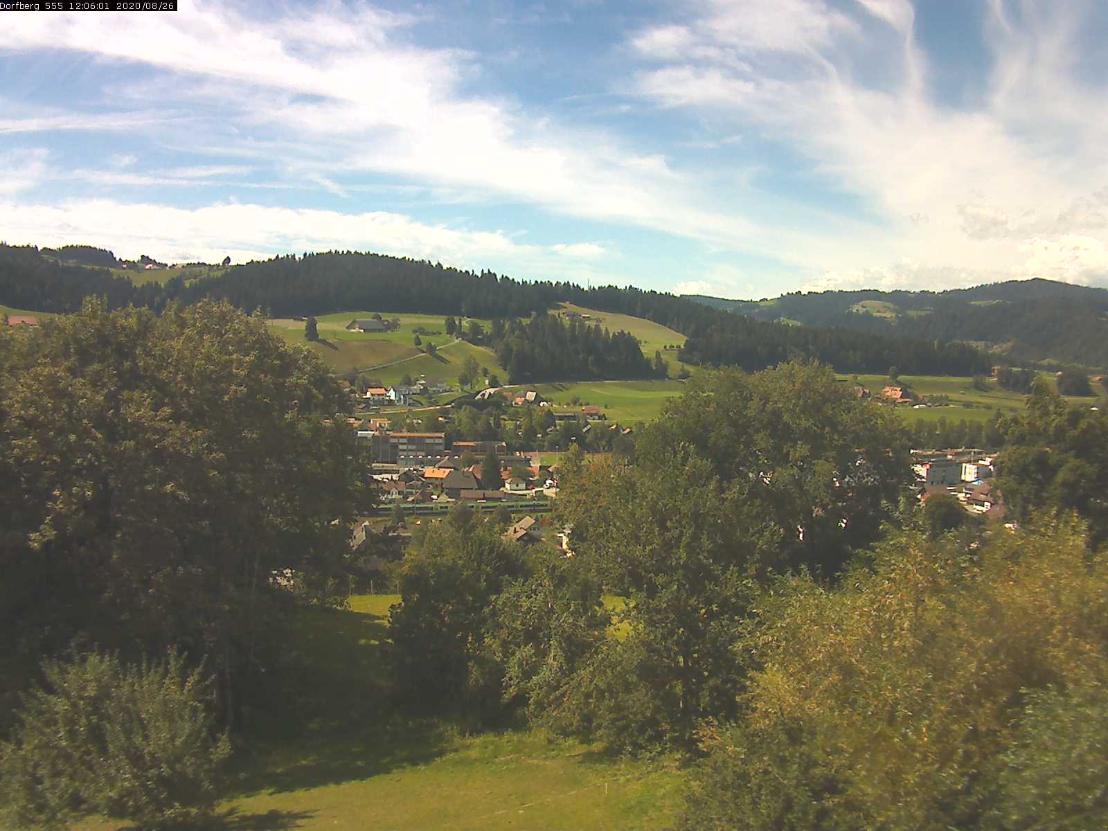 Webcam-Bild: Aussicht vom Dorfberg in Langnau 20200826-120601