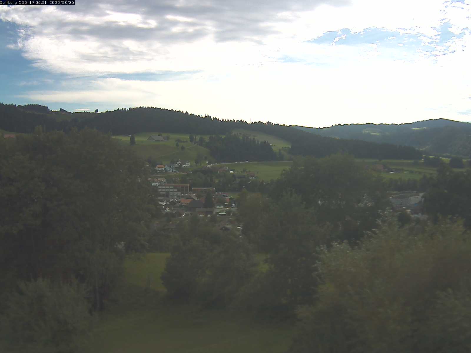 Webcam-Bild: Aussicht vom Dorfberg in Langnau 20200826-170601
