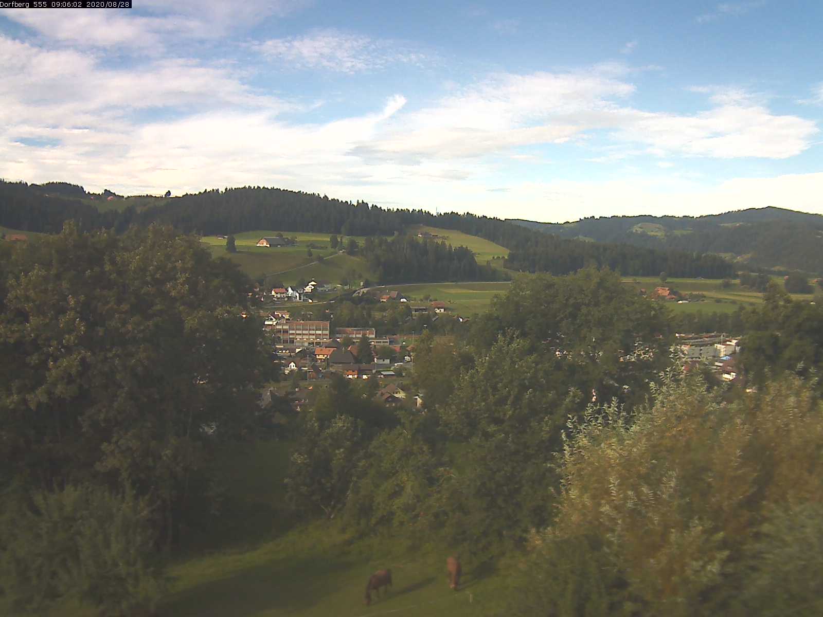 Webcam-Bild: Aussicht vom Dorfberg in Langnau 20200828-090601