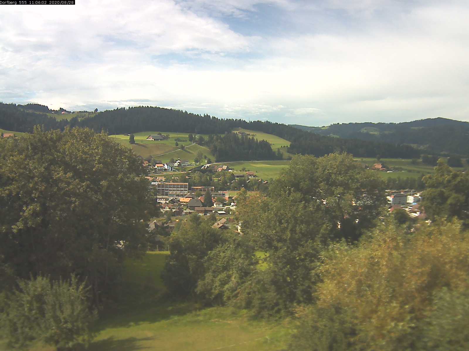 Webcam-Bild: Aussicht vom Dorfberg in Langnau 20200828-110601