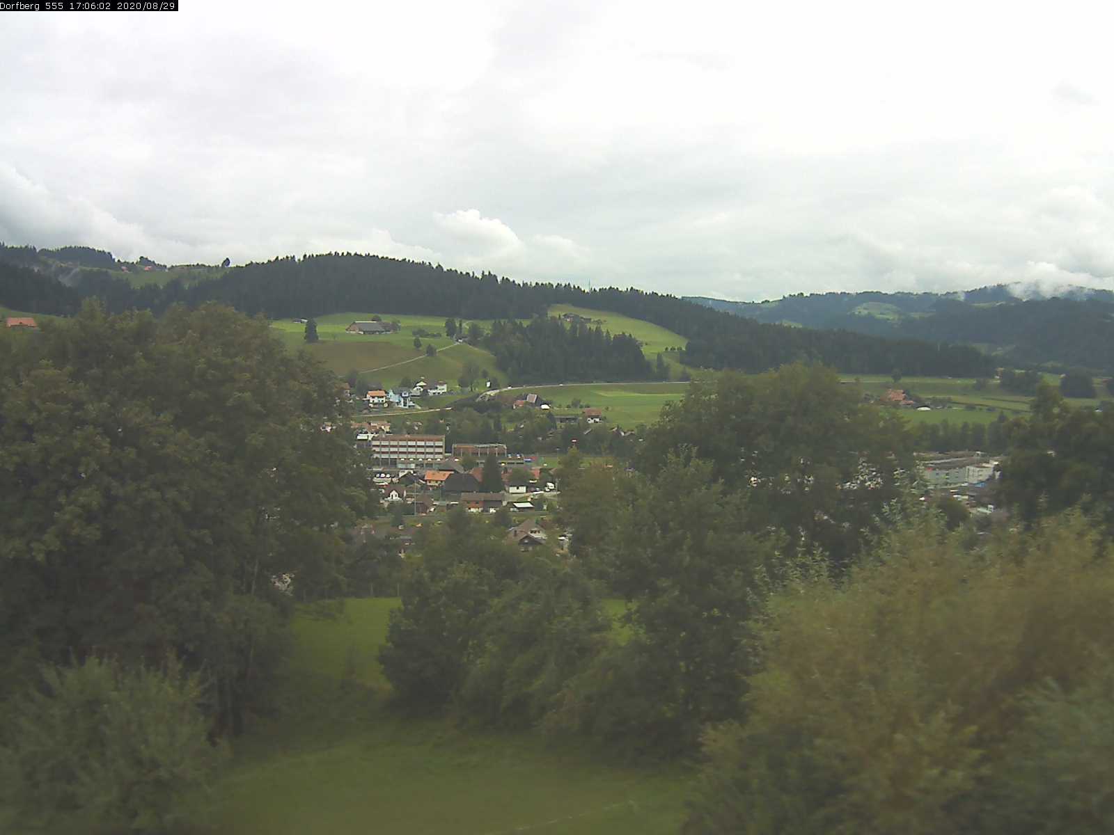 Webcam-Bild: Aussicht vom Dorfberg in Langnau 20200829-170601