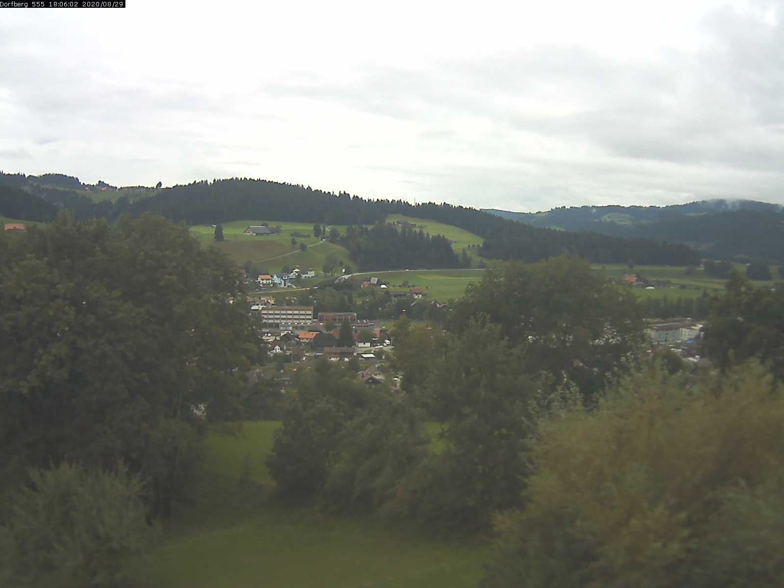Webcam-Bild: Aussicht vom Dorfberg in Langnau 20200829-180601