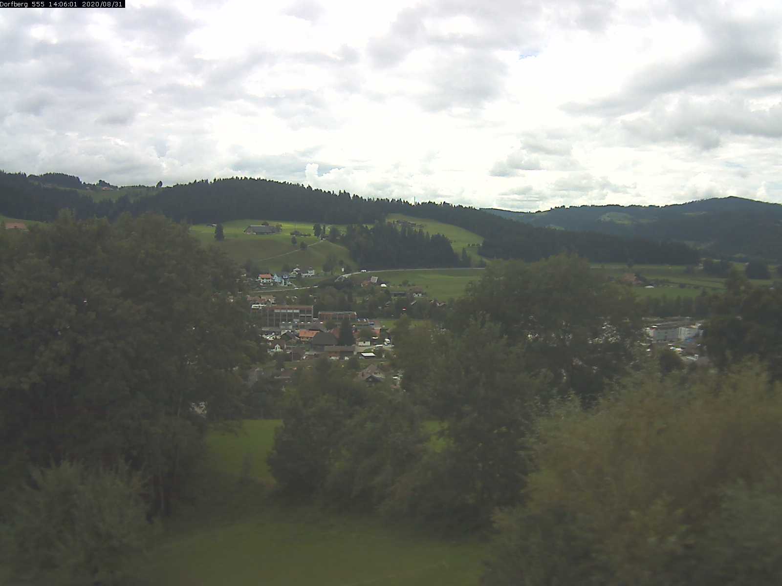 Webcam-Bild: Aussicht vom Dorfberg in Langnau 20200831-140601